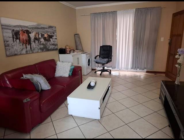 2 BEDROOM TOWNHOUSE FOR SALE IN HALFWAY HOUSE